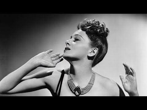 What Made Olivia de Havilland to Sue Her Bosses at Warner Bros ?