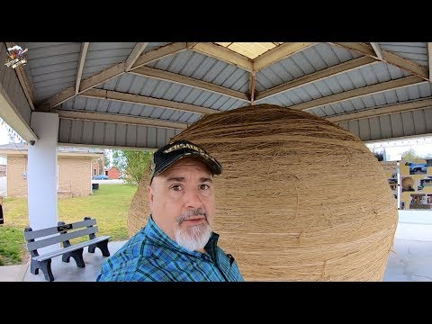 Visiting the Worlds Largest Ball of Twine - Cawker City Kansas