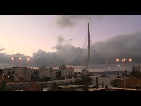 Jerusalem bridge melds modern with biblical