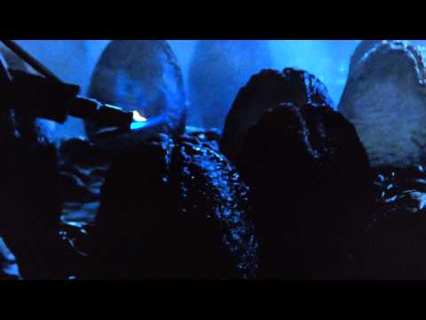 ALIENS: XENOMORPH QUEEN SCENE