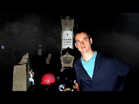 MEXICO&#039;S MOST HAUNTED CEMETERY? 😱 (Panteón de Belén- Guadalajara)