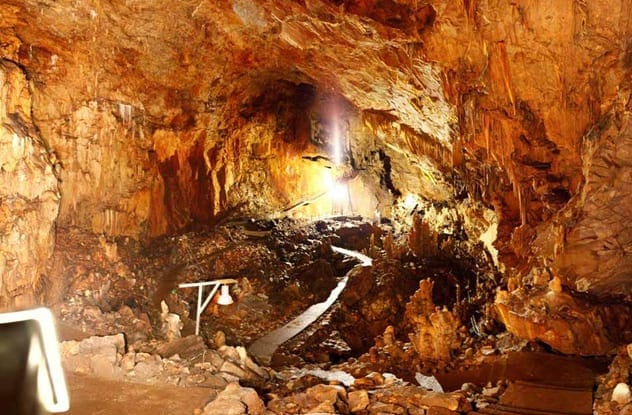 Alepotrypa Cave entrance