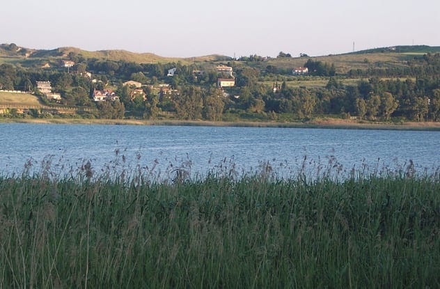 Lake Pergusa scenery
