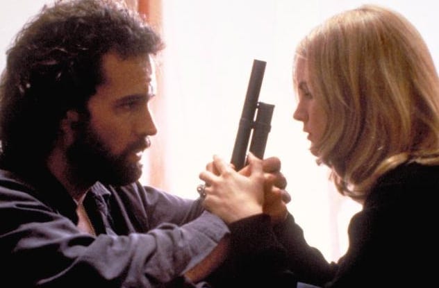Jason Patric and Jennifer Jason Leigh in Rush