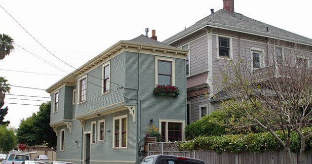 10 Spite Houses Born From Legendary Neighborhood Feuds
