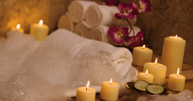 Top 10 Hilarious 'Friends' Chandler Bing Moments