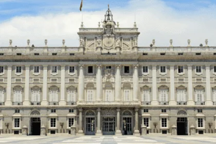 Weird Royal Traditions: You Won't Believe #6!