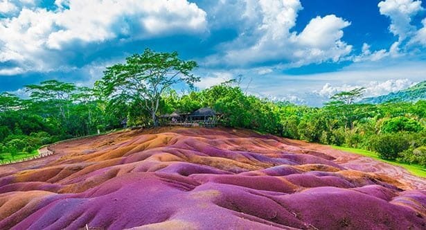 Top 10 Amazing & Mysterious Locations Around the World