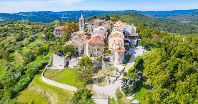 10 Unique Places With Wildly Interesting Claims to Fame