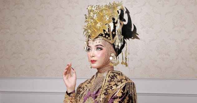 10 Amazing Societies Where Women Rule