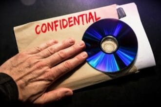 10 Heroic Whistleblowers Who Risked It All