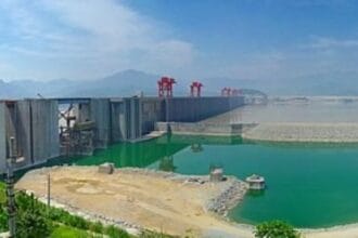 Top 10 Outrageous Boondoggles Around the World