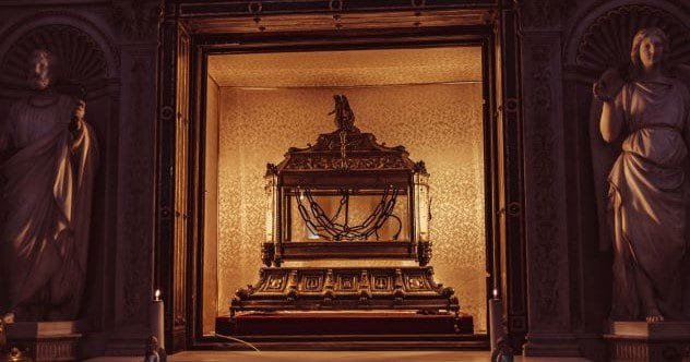 10 Shocking Religious Artifact Theft Cases