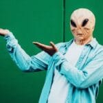 10 Notorious UFOlogists Who Were Outright Fakes