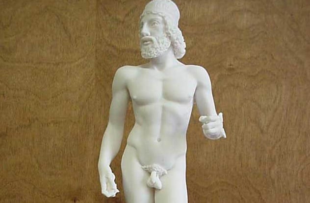 Greek statue asymmetry