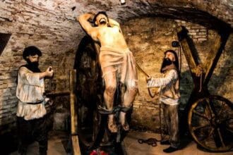 10 Horrific Executions Throughout History