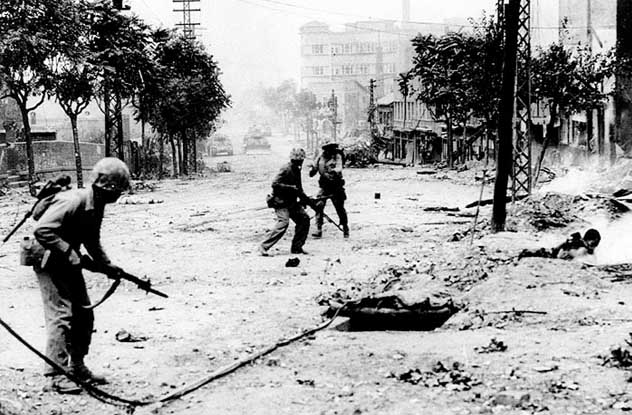 Soldiers during the Korean War, highlighting the conflict's intensity
