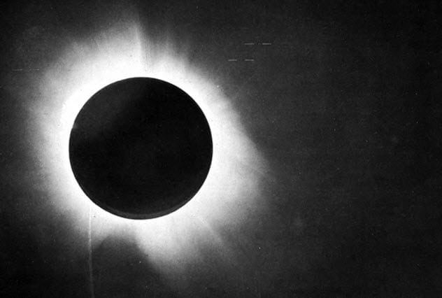 Image of the 1919 Solar Eclipse