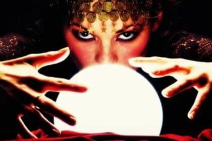 10 Sneaky Tricks Fake Psychics Use to Fool You