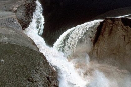 Top 10 Deadliest Dam Failures in World History