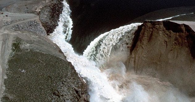Top 10 Deadliest Dam Failures in World History