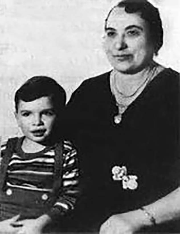 Al Capone with his mother