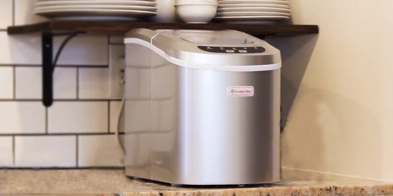 Portable ice maker machine