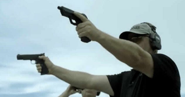 Dual wielding guns