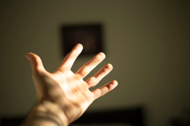 Fake Lost Hand Scam
