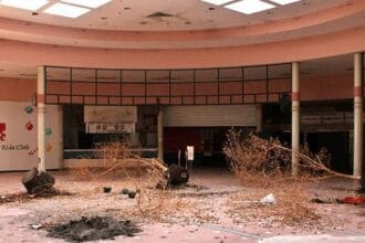 Retail Apocalypse: Top 10 Store Types Vanishing!