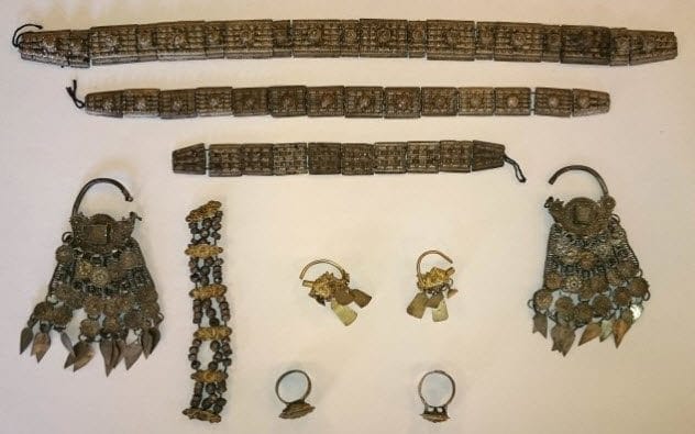 Silver items from the Chiprovtsi hoard