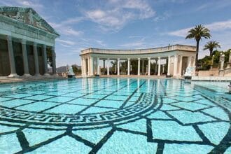 10 Epic Rich vs. Rich Showdowns: Who Won the Wealth Wars?