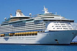 Classic Sitcom Origins: 10 Surprising Backstories