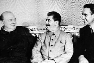 10 Famous Gifts & Their Shocking Symbolic Meanings