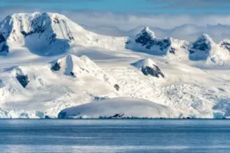 10 Chilling Antarctic Ghost Stories & Icy Legends