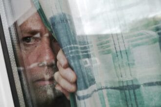 10 Famous People Who Battled Agoraphobia