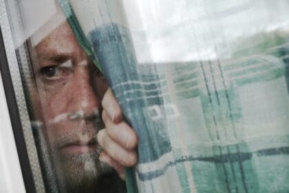 10 Famous People Who Battled Agoraphobia