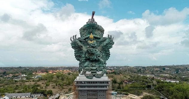 Giants of Art: 10 Tallest Statues & Their Amazing Stories