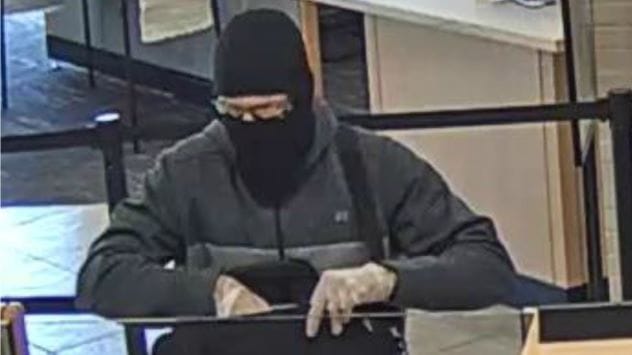 Image of a poorly written bank robbery demand note