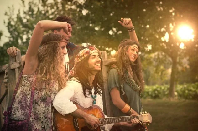 Group of young people typical of the 1960s hippie counterculture.