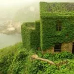 10 Awe-Inspiring Deserted Places Overtaken by Nature