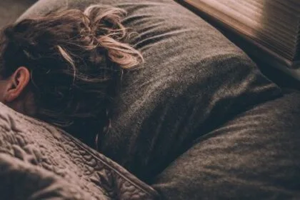 11 Weird Sleep Habits of the Rich & Famous: Do They Work?