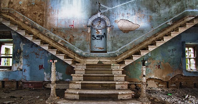 10 Haunted Asylums with Chilling Dark Pasts
