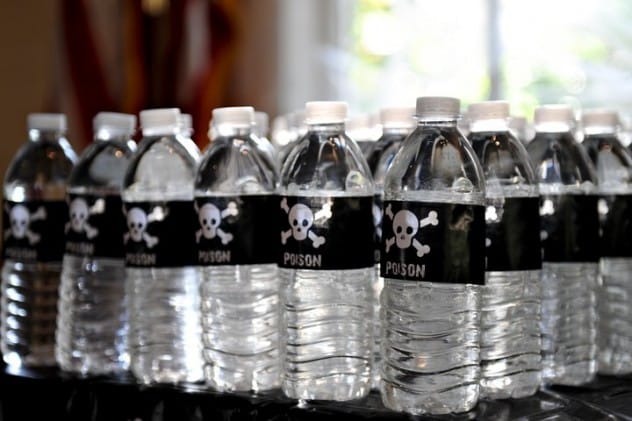 Skull and crossbones symbol, representing the danger of poisoned moonshine