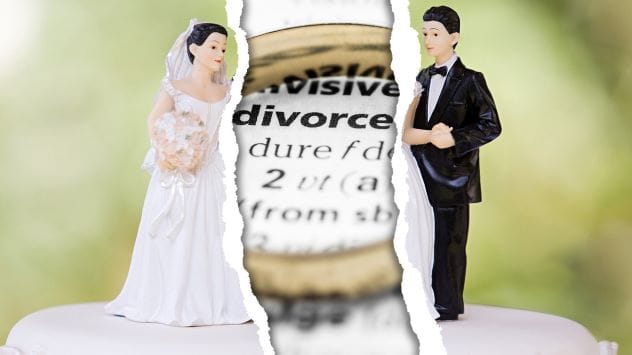 Symbolic image of broken wedding rings representing a very short marriage