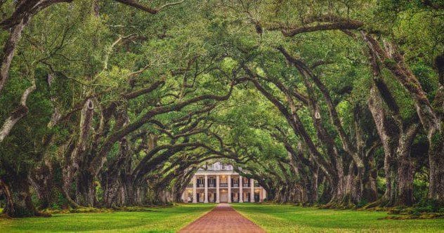 10 Horror Movie Locations You Can Visit (If You Dare!)