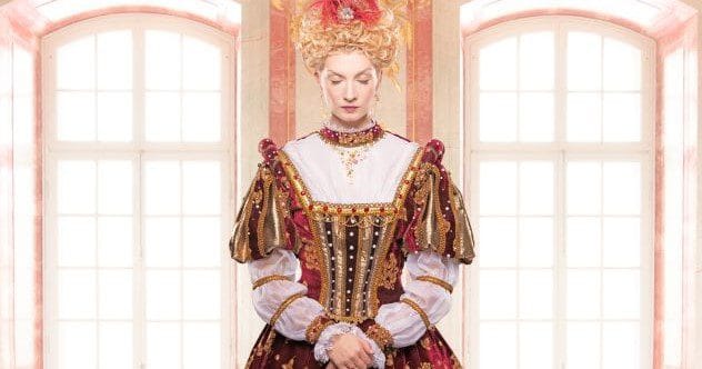 10 Tragic English Queens: Stories of Sorrow & Strength