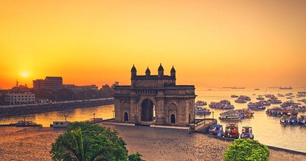 10 Famous Landmarks & Their Amazing Secret Stories