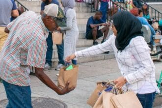 10 Kind Acts Repaid: Inspiring True Stories