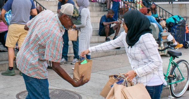 10 Kind Acts Repaid: Inspiring True Stories